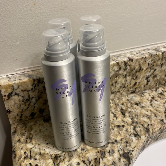 Monat Glossy Shine Mist - Picture 1 of 2